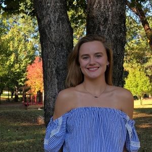 Meet your Posher, Alexis